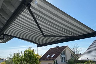 Halbkassettenmarkisen